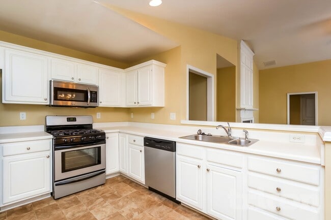 Photo - 6610 Waveland Dr