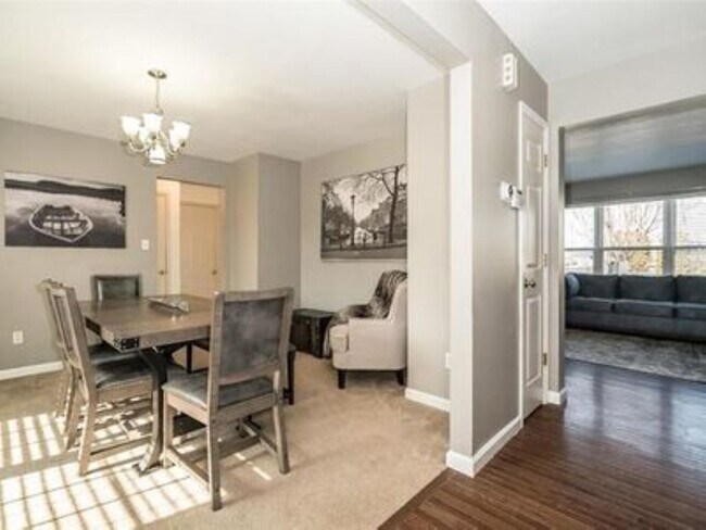 Photo - 3125 Hickory St