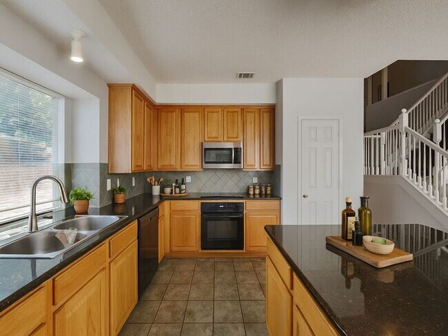Photo - 736 Mulberry Ln