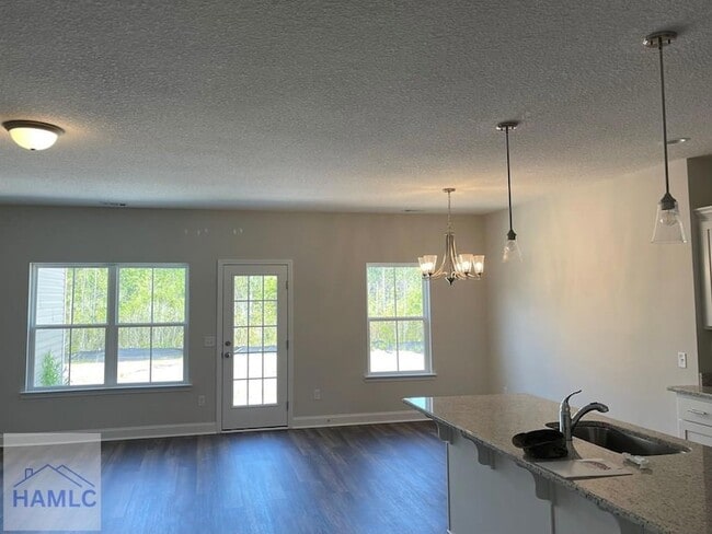 Photo - 381 Mcclelland Lp NE