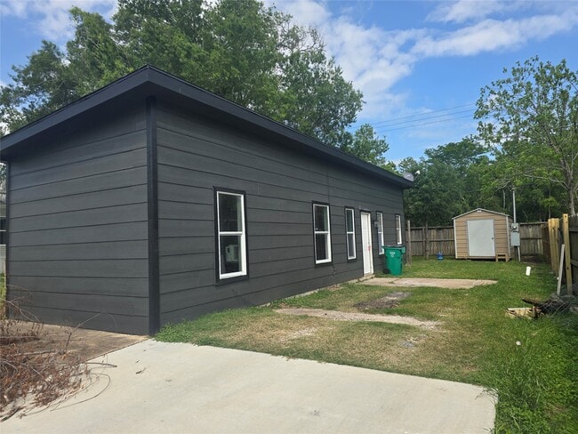 Building Photo - 3231 Angelfish Cove