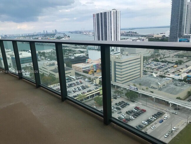 Building Photo - 1600 NE 1st Ave Unit 3009