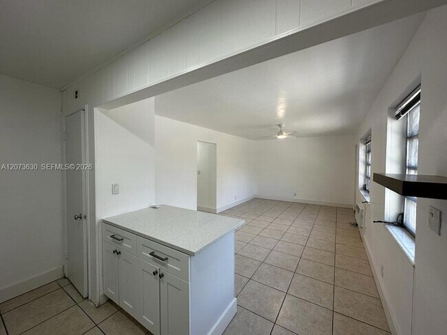 Photo - 2115 N 17th Ct Unit 3