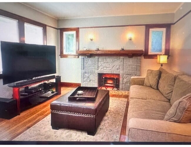 Photo - 3085 N Brookfield Rd