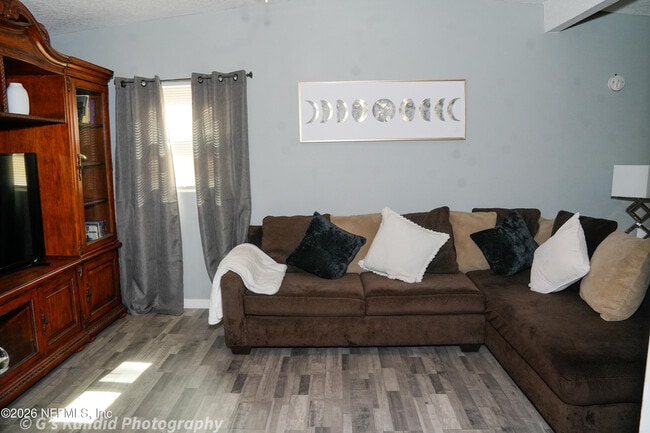 Photo - 2453 Wilmont Ave