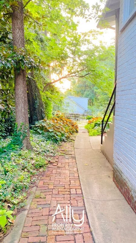 Photo - 709 Park St