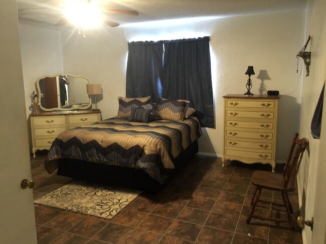 Photo - 300 S Iron St Unit House