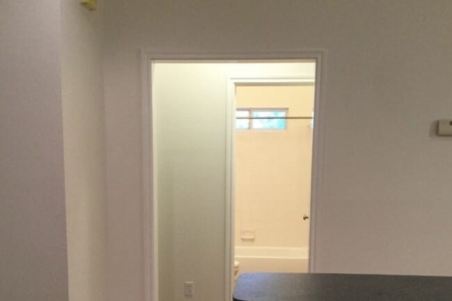 Hall Bath - 3104 Northwest Blvd Unit B