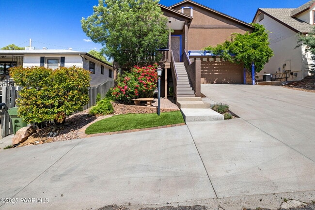 Photo - 245 S Hardin St