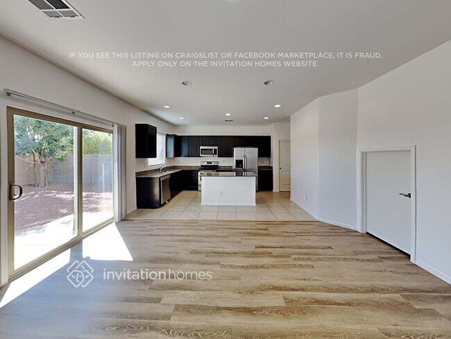 Photo - 1295 E Palomino Way