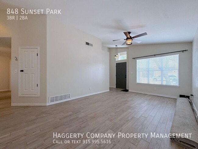 Photo - 848 Sunset Park Dr