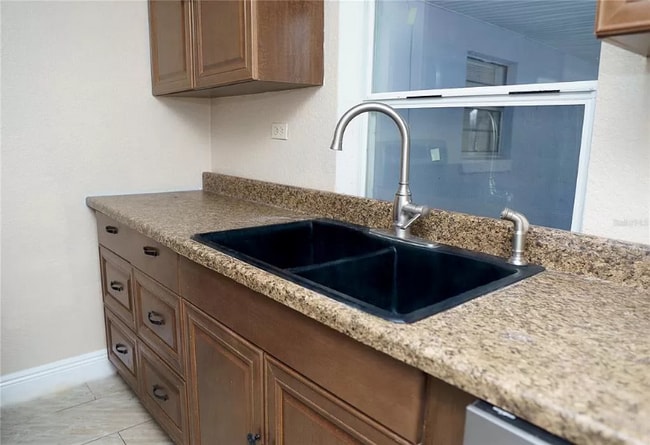 Photo - 2500 Carver Ave