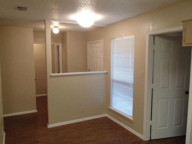 Photo - 3702 Rocky Hollow Trail Unidad B