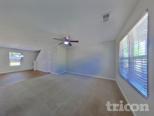 Photo - 1517 Waylon Ave