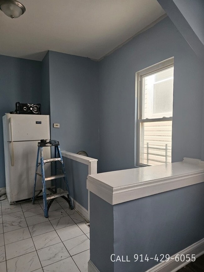 Building Photo - 143 Stanley Ave Rental