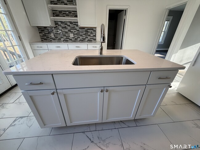 Photo - 402 Allen St