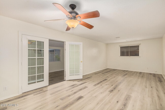 Photo - 1136 W 12th St