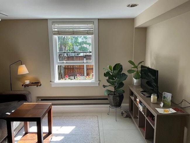 Photo - 2252 Jones St Unidad A