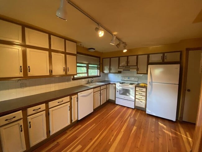 Photo - 2360 S 60th E