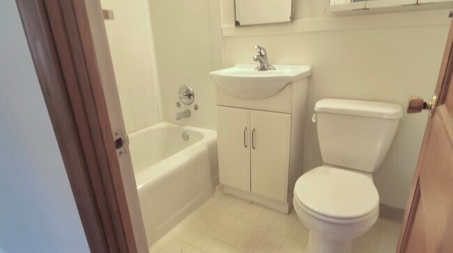 Photo - 1225 St Clair Avenue