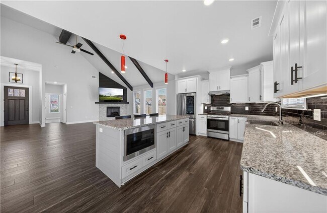 Photo - 1140 Hope St