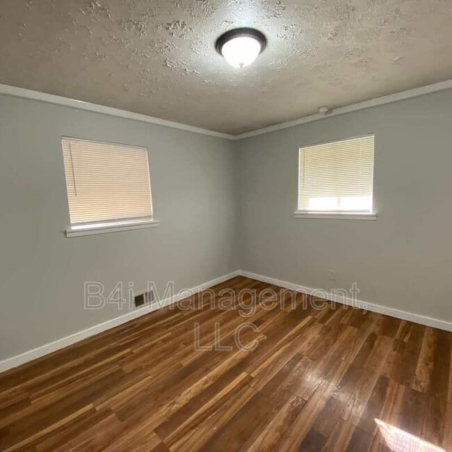 Photo - 8248 Lake View Terrace