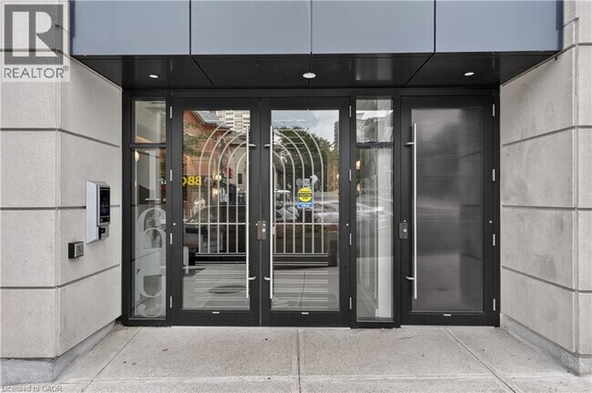 Photo - 169 James St S Unit 403