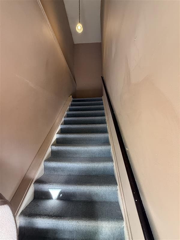 Building Photo - 24 Kings Ct Unit 1