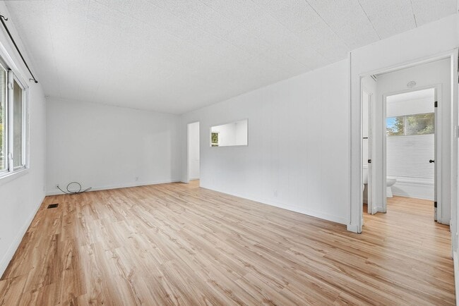 528 Courtney Dr