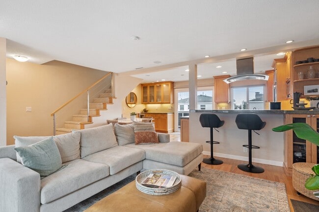 Photo - 427 Manhattan Ave