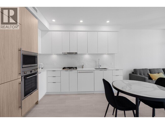537 Cottonwood Ave Unit 3706