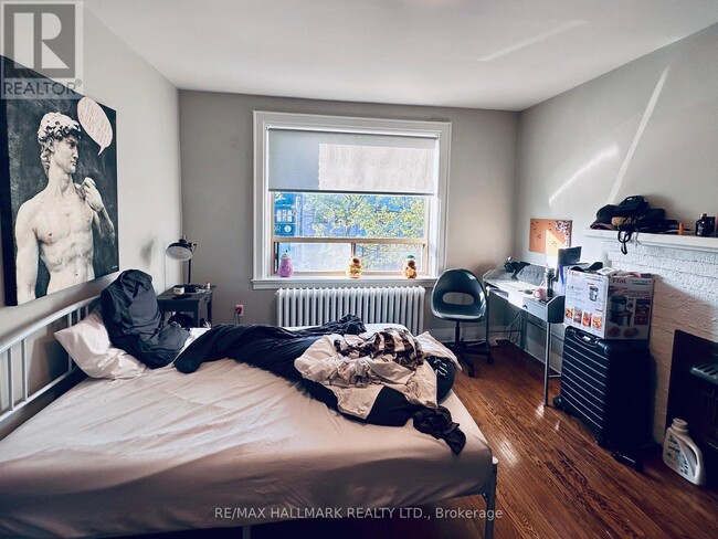 Photo - 597 St Clair Ave W Unit 3