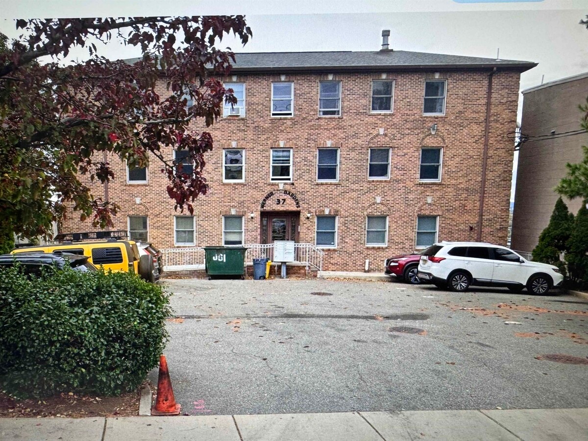Photo - 37 Bergen Blvd Unit 4