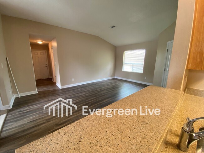 Photo - 76 Skystone Ct