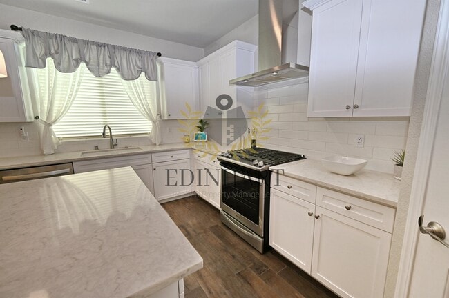 Photo - 1439 E Via Albero Dr