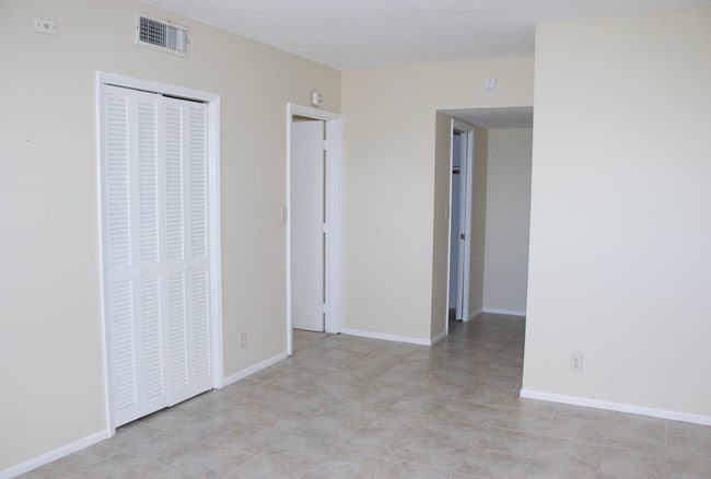 Photo - 2801 N Palm Aire Dr Unit 502