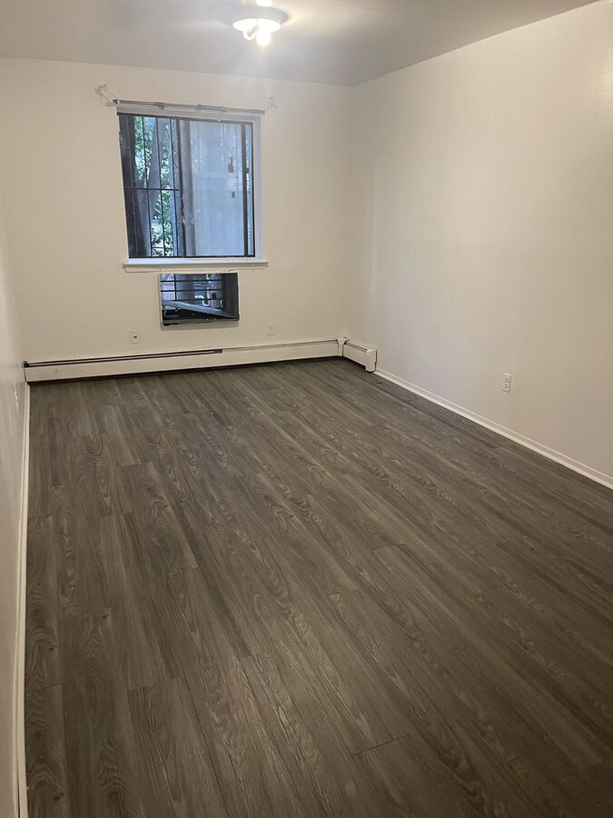 Photo - 8633 59th Ave