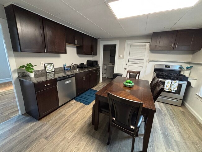 Photo - 66 Oak St