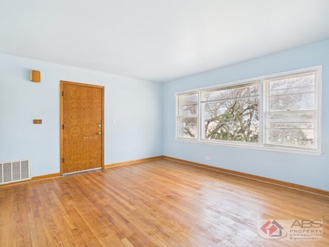 Building Photo - 755 Dulles Rd