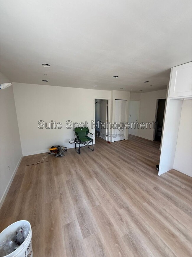2206 Conquista Ave