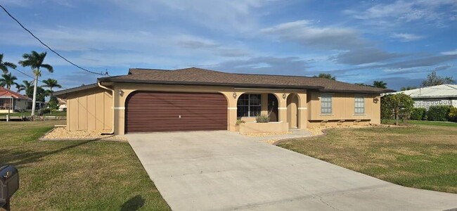 Building Photo - 110 Sinclair St SE