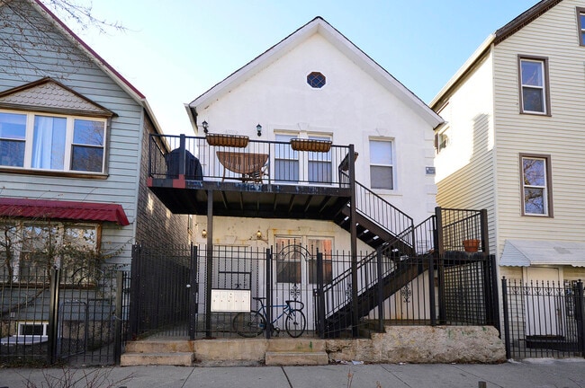 Photo - 1644 N Artesian Ave Unidad 2R