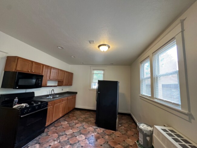 304 Central Ave Unit 3  