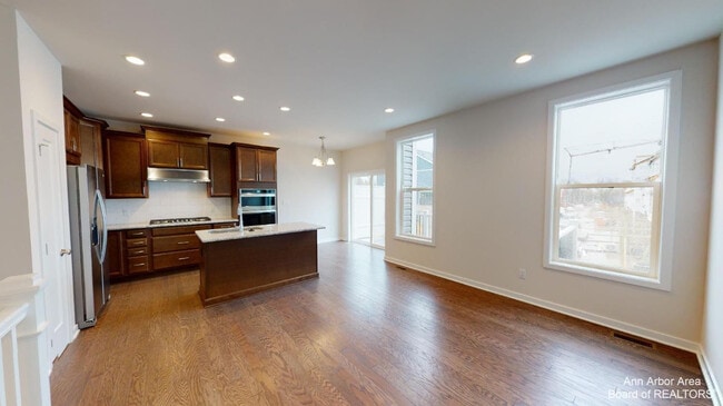 Photo - 2708 S Spurway Dr