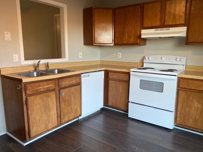 Photo - 294 Tinker Hill Cv Unidad B