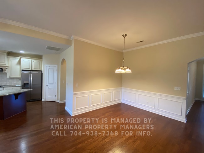 Photo - 4891 Breden St