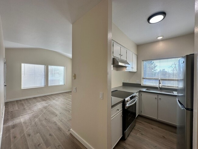 Building Photo - 387 S 58th St Unit 387-C