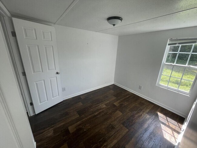 Photo - 94 Knox Dr