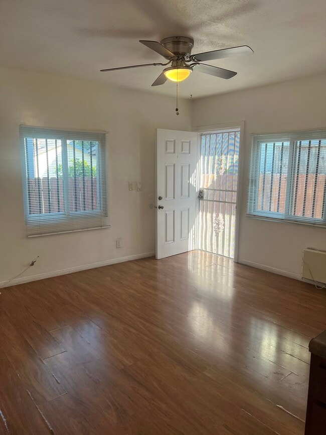 Building Photo - E1077F Unit 1118