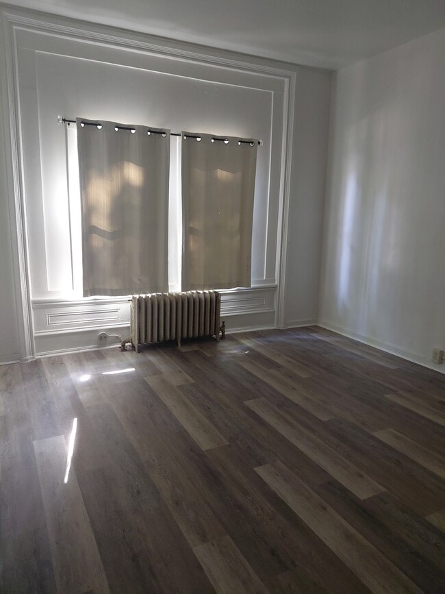Building Photo - 336 N 6th St Unit 1F